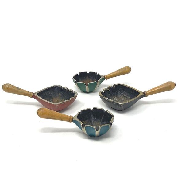 4 VTG Ashtrays Cast Iron Wood Handle MCM Retro Kitschy Western Planter Red Teal - Picture 5 of 12